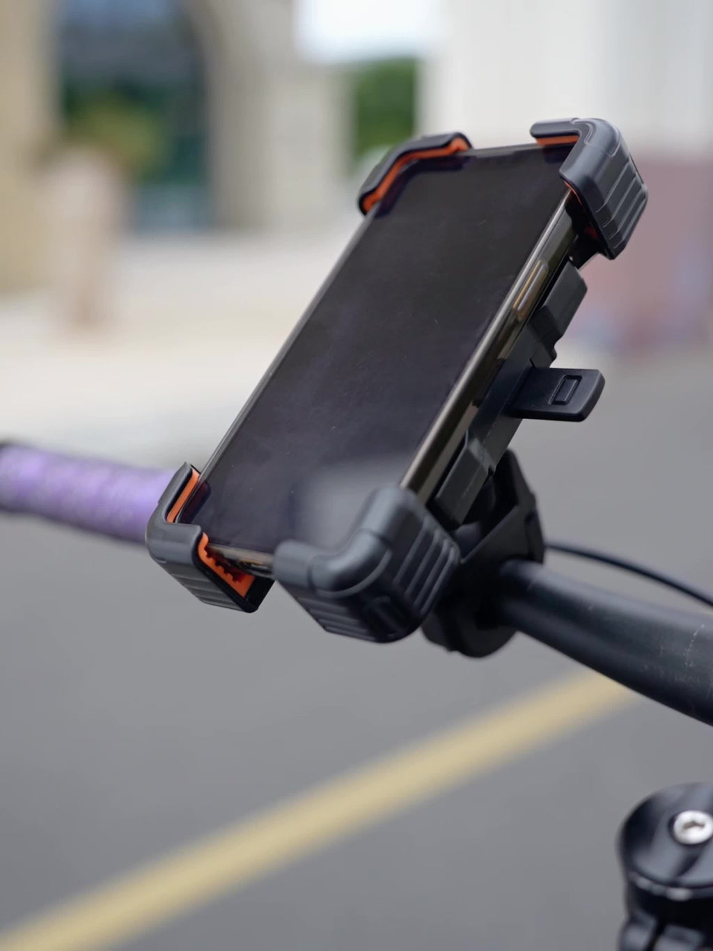 TOSUOD 1pc Automatic Sensing Mobile Phone Holder That Opens And Closes, Features Multi-Angle Adjustments, Secure Clamping, Compatible with Different Iphone And Android Devices, Ideal for Use on Bicycles, Motorcycles, And Electric Scooters